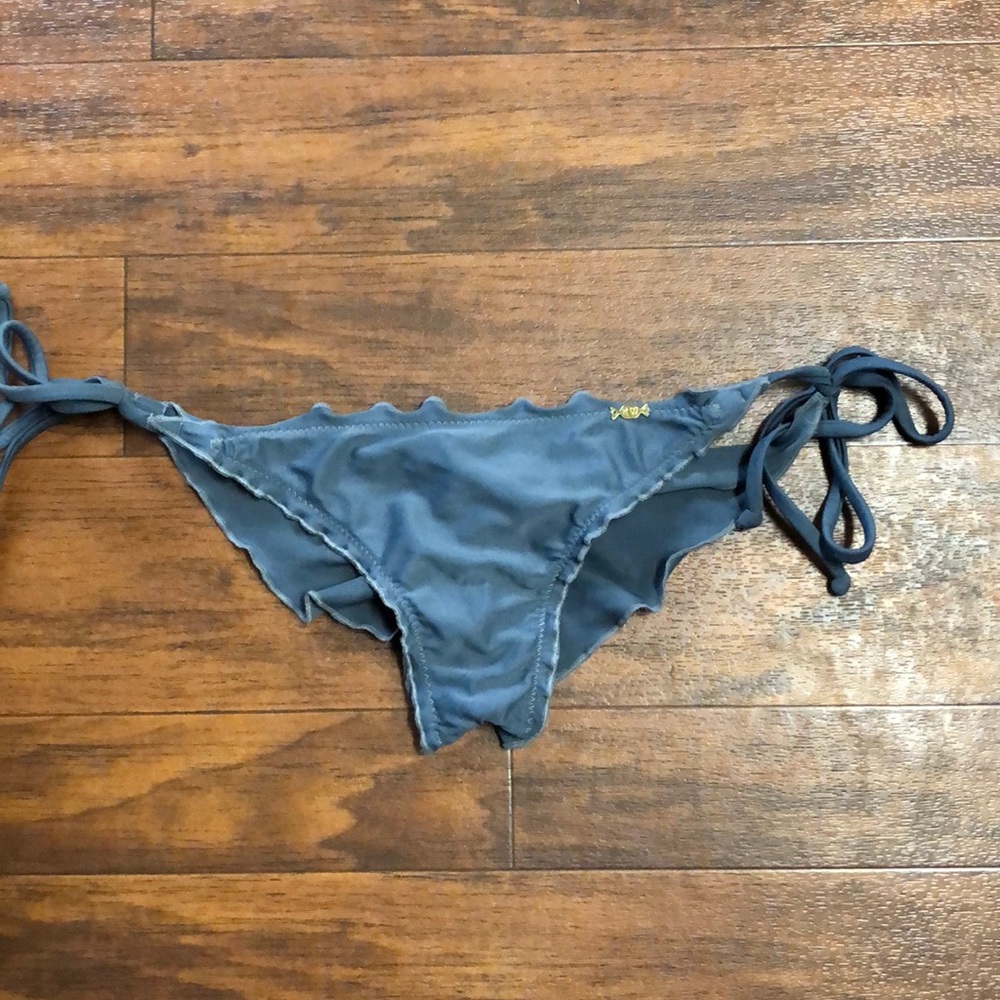 😘Sexy Very Cheeky Bottoms